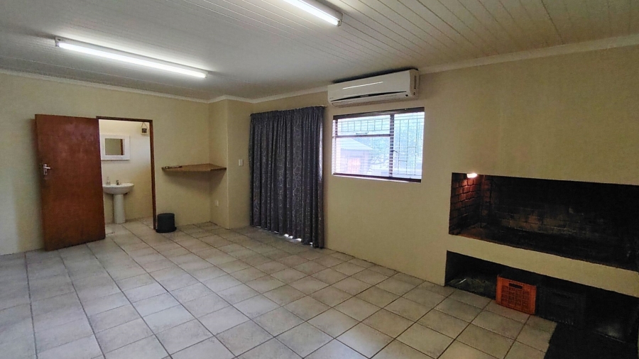 3 Bedroom Property for Sale in De Zoete Inval Western Cape